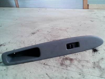 TOYOTA Avensis Verso 2001.08.01-2009.03.31 Jobb első ablakemelő kapcsoló