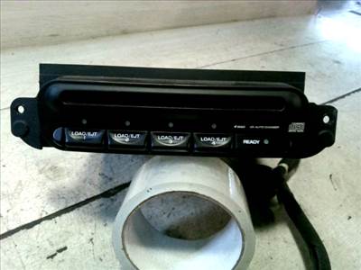 CHRYSLER 300 CD DVD tár