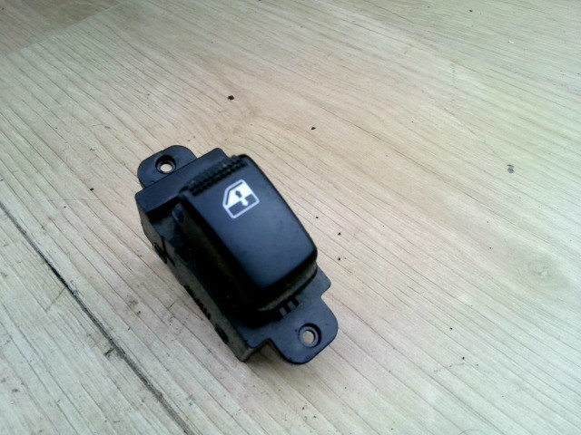 KIA RIO 2000.04-2005.06 Jobb hátsó ablakemelő kapcsoló 1. kép