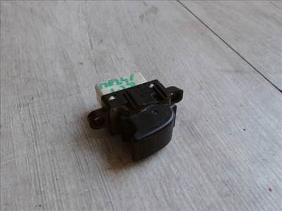 MAZDA MPV 99-05 Jobb első ablakemelő kapcsoló
