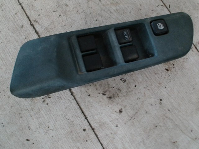 NISSAN PRIMERA P11 96.10-99.09 Bal első ablakemelő kapcsoló 1. kép