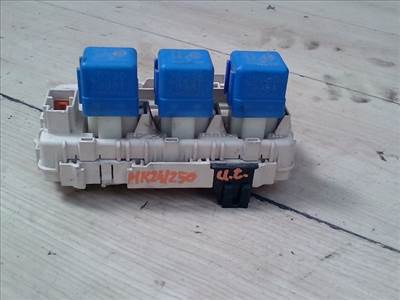 NISSAN X-TRAIL T30 2001.06.01-2007.02.28 Biztosítéktábla BCM BSI BSM SAM GEM modul Utastér