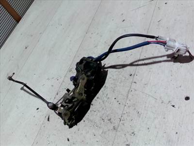 SUZUKI SWIFT 89-96 Bal első ajtó zárszerkezet központi záras