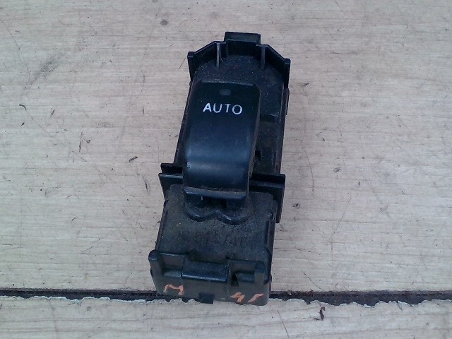 TOYOTA Avensis Verso 2001.08.01-2009.03.31 Jobb első ablakemelő kapcsoló 1. kép