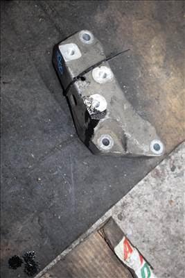 Seat Ibiza III 2006 1.9D AXR váltó tartó bak 1K0199117