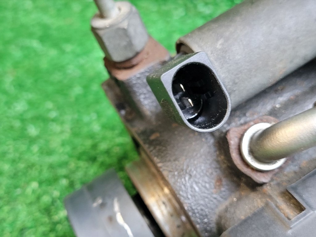 SKODA OCTAVIA II Nagynyomású Szivattyú 03L130755AH 03l130755ah01 4. kép