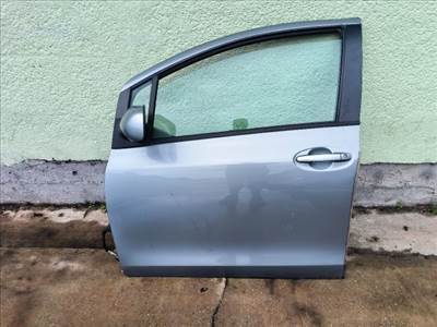Toyota Yaris (XP90) Bal első ajtó 