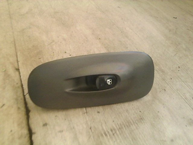 HYUNDAI Accent 00-03 Jobb első ablakemelő kapcsoló 1. kép