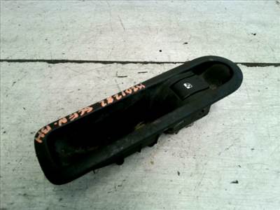 RENAULT SCENIC 03-06 Bal hátsó ablakemelő kapcsoló