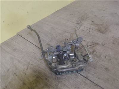 SUZUKI SWIFT 89-96 Jobb első ajtó zárszerkezet mechanikus