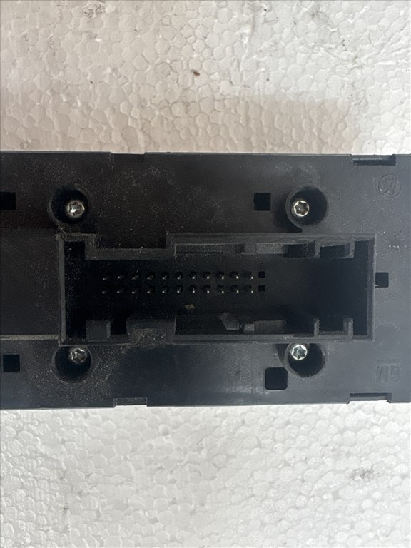 Opel Astra H 2004-2010 Bal első Ablakemelő kapcsoló 13228706 4. kép