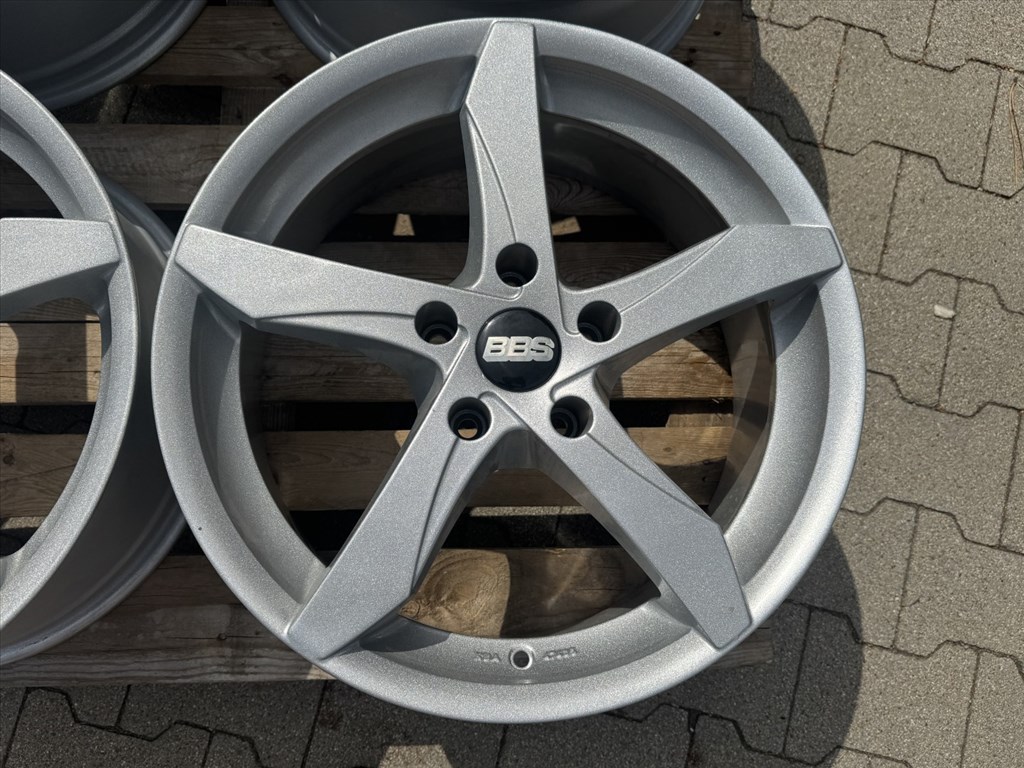 R18 5x120 (72,6) AEZ Silver 8J ET35 for BMW E46 E90 E91 E92 E93 F10 F11 -  2. kép