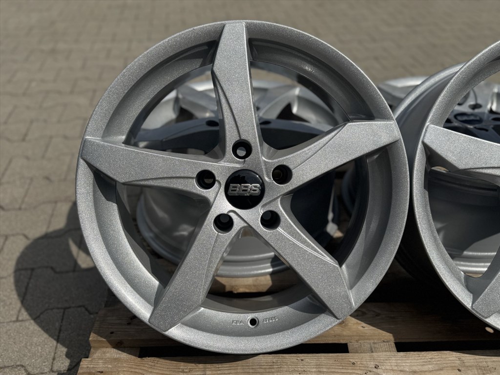 R18 5x120 (72,6) AEZ Silver 8J ET35 for BMW E46 E90 E91 E92 E93 F10 F11 -  4. kép
