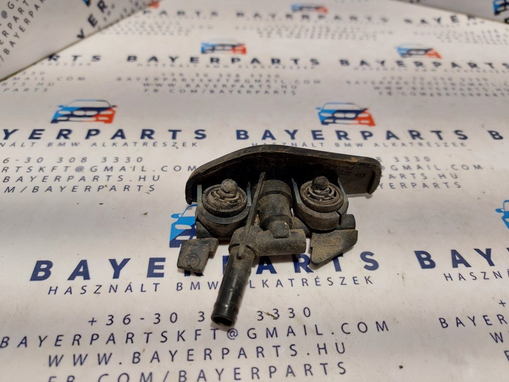 BMW E46 sedan touring facelift bal elsõ fekte fényszórómosós lámpamosó bajuszléc bajusz léc takaró fúvóka takaró 2. kép