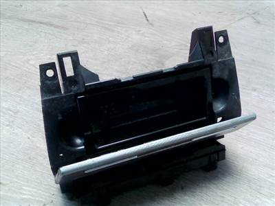 AUDI A4 01-04 Hamutartó első