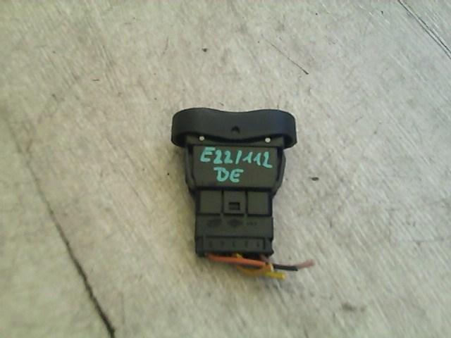 DACIA SANDERO Bal első ablakemelő kapcsoló 1. kép