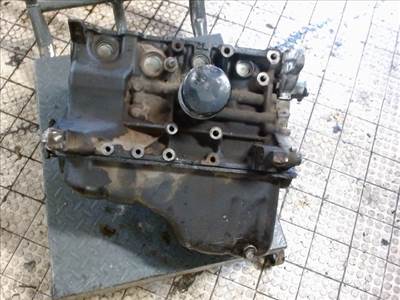 MAZDA 323 98-01 Motor. benzin fűzött blokk hengerfej nélkül