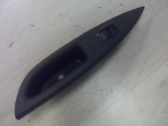 MAZDA 6 02-05 Bal hátsó ablakemelő kapcsoló 1. kép