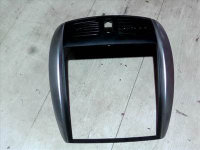 MAZDA PREMACY 99.01-05.10 Középső szellőző
