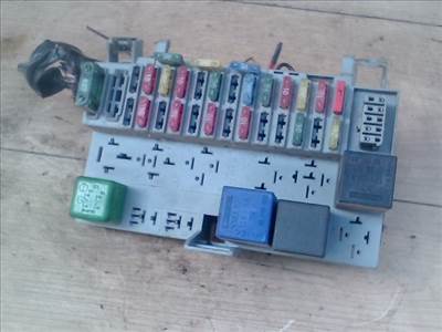 OPEL CORSA B 93-00 Biztosítéktábla BCM BSI BSM SAM GEM modul Utastér