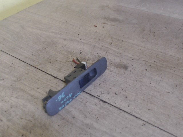 SUZUKI ALTO 02-09 Jobb első ablakemelő kapcsoló 1. kép