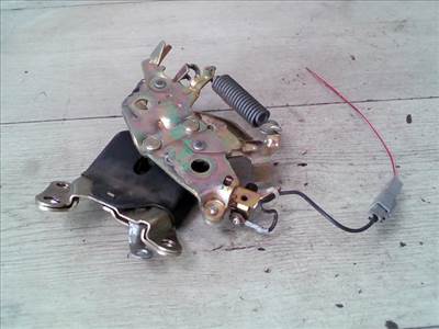 TOYOTA COROLLA AE/EE 92.05-97.04 Csomagtér ajtó zárszerkezet