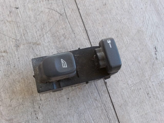 VOLVO V40 Jobb első ablakemelő kapcsoló 1. kép
