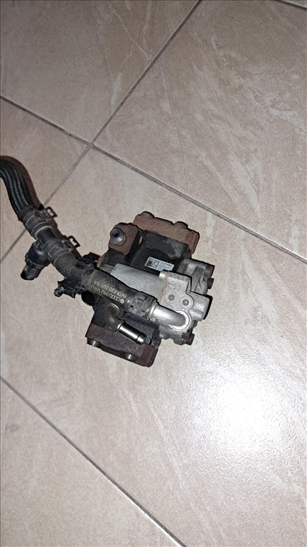 Volkswagen Golf VI, Skoda Octavia II magasnyomású ac pumpa  03l130755e 1. kép