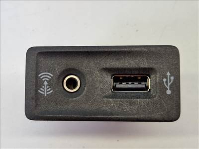 Volkswagen Golf VII USB aljzat (21963, 21964) 5g0035222f