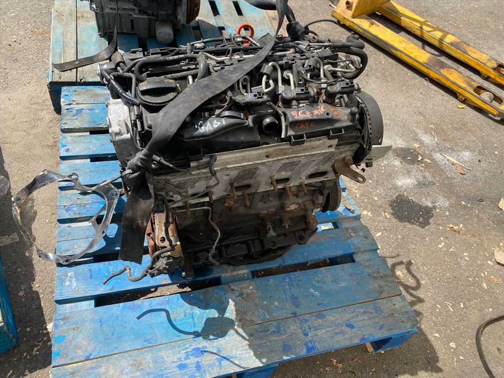 Volkswagen Golf VI 1.6 TDI Motor (Fűzött blokk hengerfejjel) 1. kép