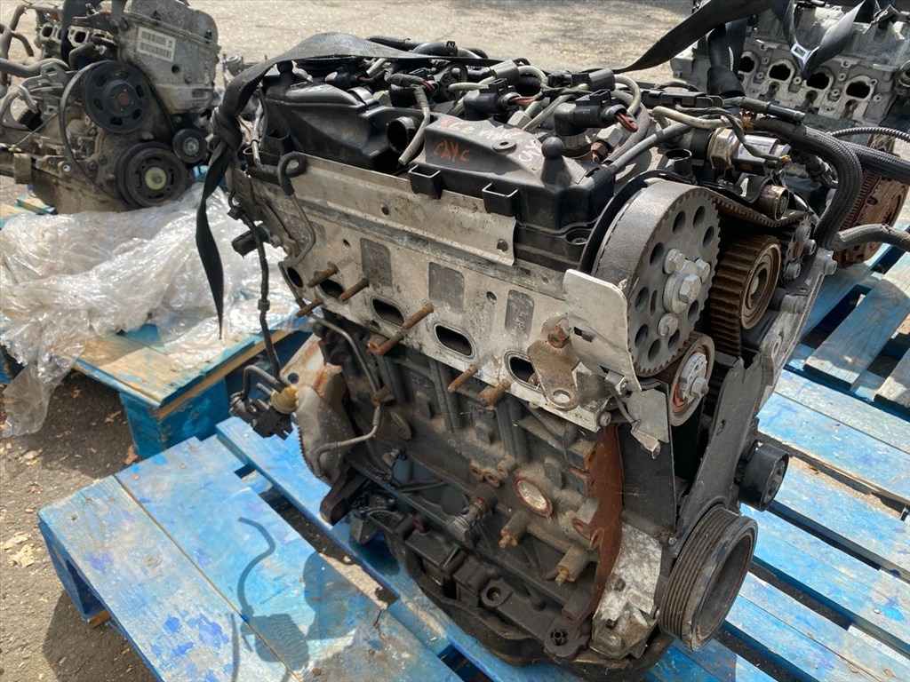 Volkswagen Golf VI 1.6 TDI Motor (Fűzött blokk hengerfejjel) 3. kép