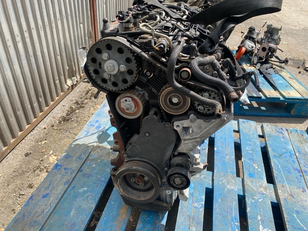 Volkswagen Golf VI 1.6 TDI Motor (Fűzött blokk hengerfejjel) 5. kép
