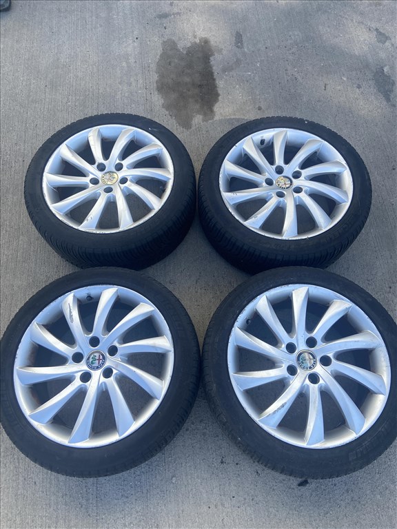  17" újszerű (gyári felni) alufelni, rajta 225/45 újszerű Michelin téli gumi gumi  1. kép