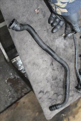 Audi A4/B8 2007-2013 2.0D CAGA vízcső 