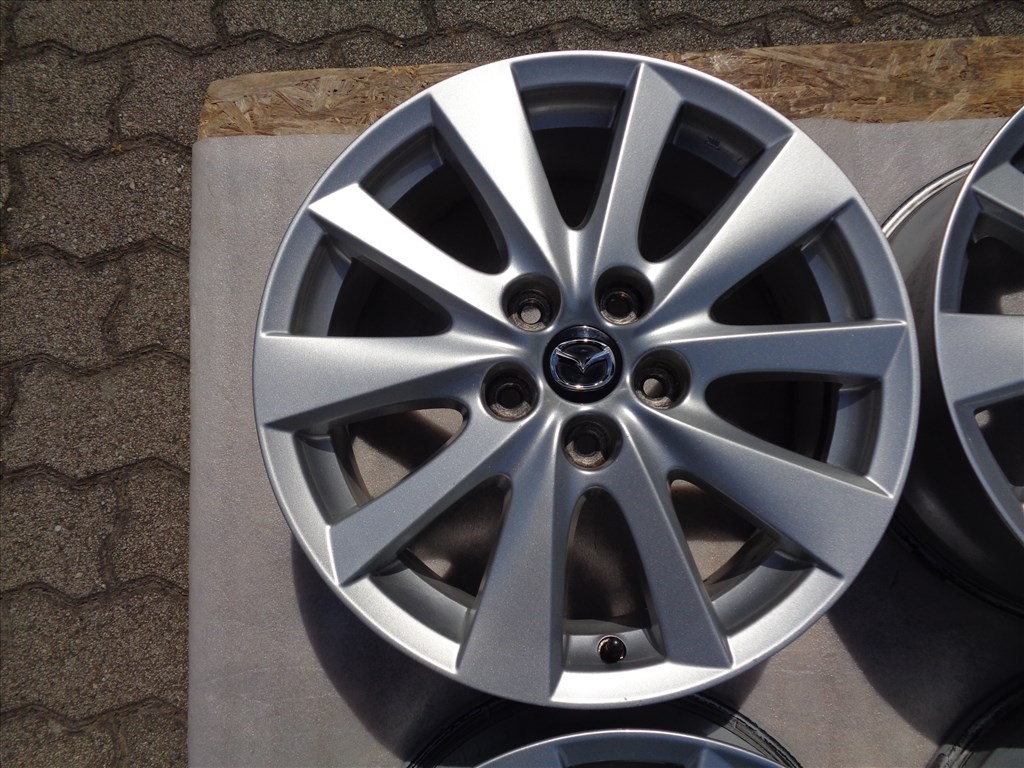 Mazda gyári alufelni 17-es, 5×114.3-as osztóval, szép állapotban eladó.  2. kép