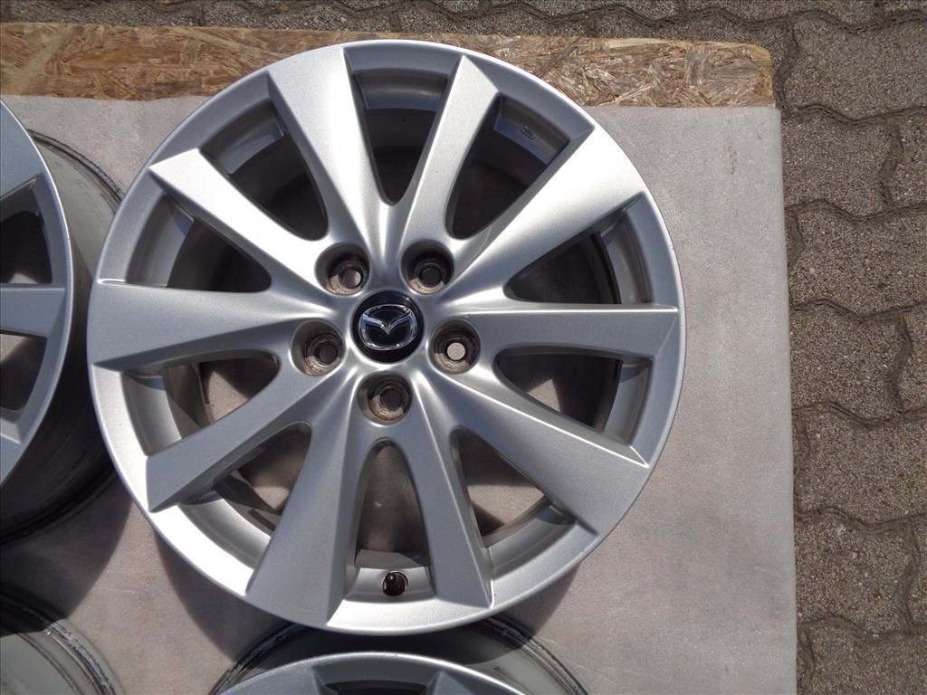 Mazda gyári alufelni 17-es, 5×114.3-as osztóval, szép állapotban eladó.  4. kép
