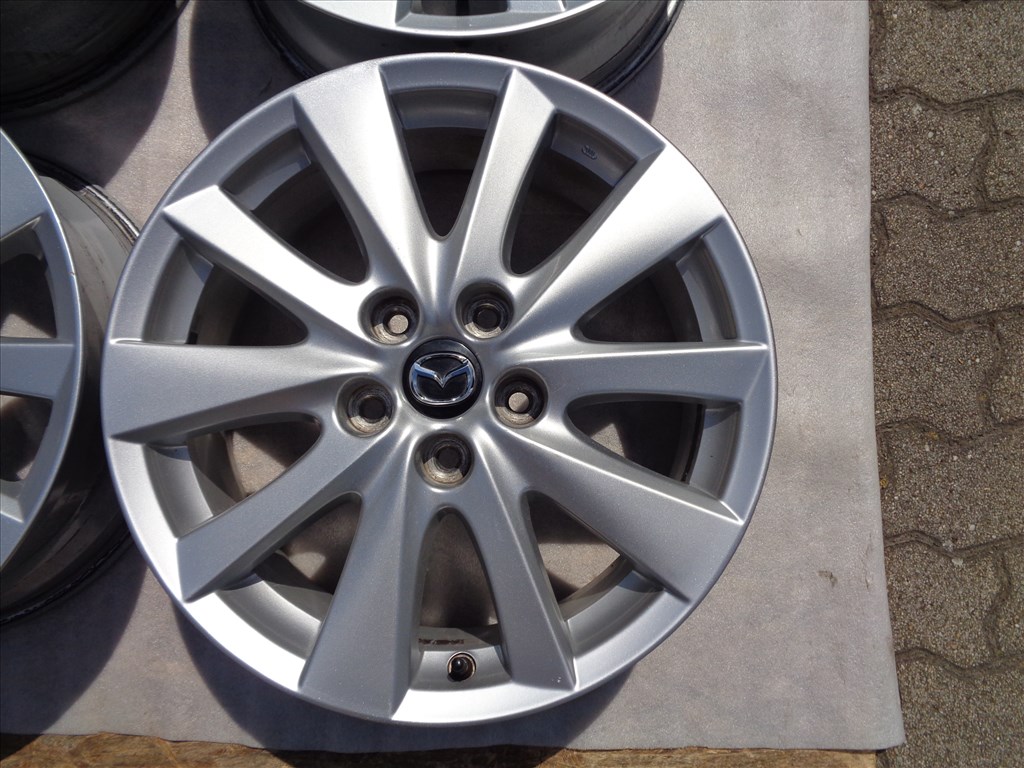 Mazda gyári alufelni 17-es, 5×114.3-as osztóval, szép állapotban eladó.  5. kép