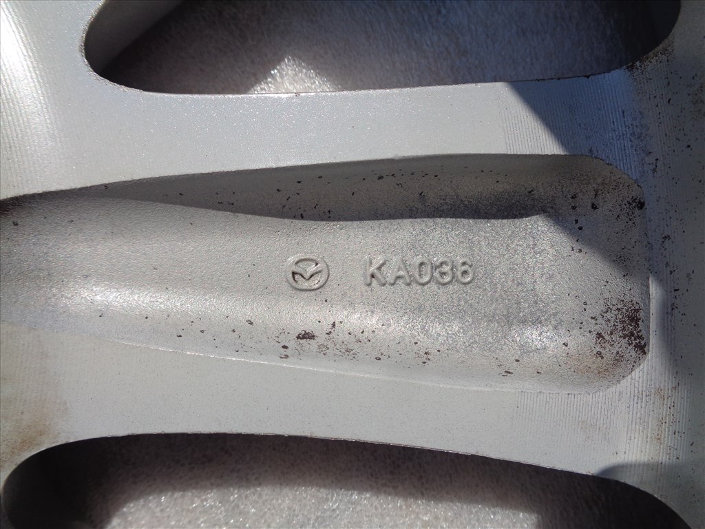 Mazda gyári alufelni 17-es, 5×114.3-as osztóval, szép állapotban eladó.  7. kép