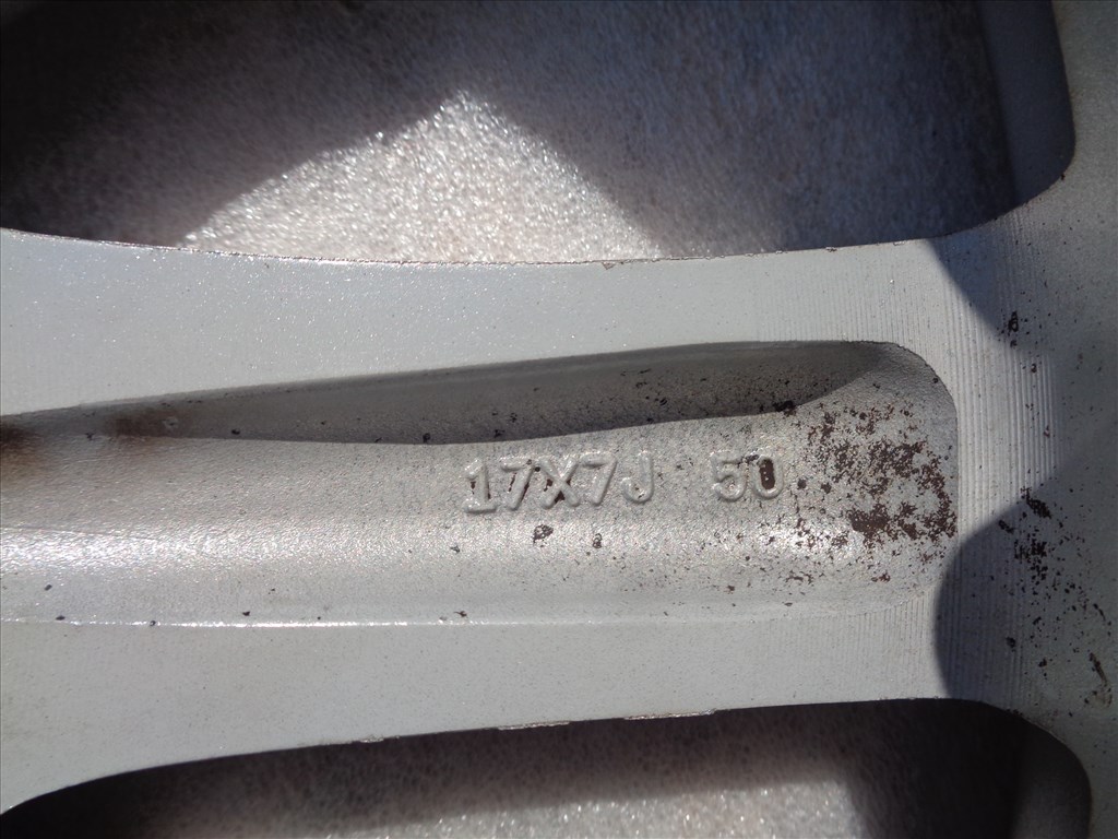 Mazda gyári alufelni 17-es, 5×114.3-as osztóval, szép állapotban eladó.  8. kép