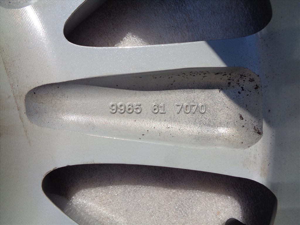 Mazda gyári alufelni 17-es, 5×114.3-as osztóval, szép állapotban eladó.  9. kép