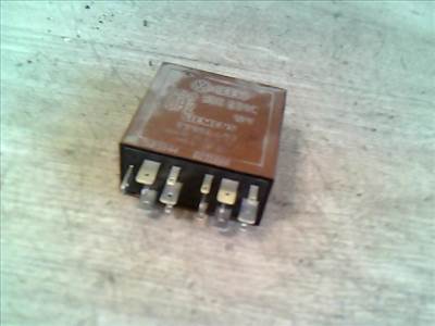 AUDI A4 98-01 Ablaktörlő relé