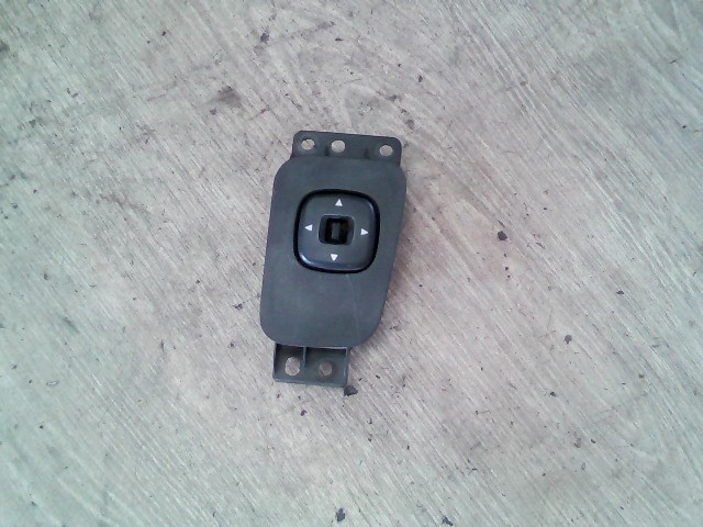MAZDA MPV 99-05 Elektromos tükör állító kapcsoló 1. kép