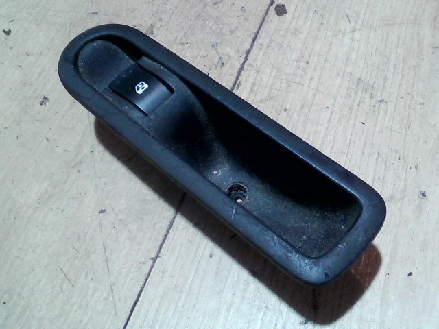 RENAULT SCENIC 03-06 Bal hátsó ablakemelő kapcsoló 1. kép