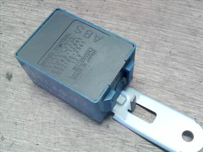 TOYOTA COROLLA 97.05-99.09 Ablaktörlő relé