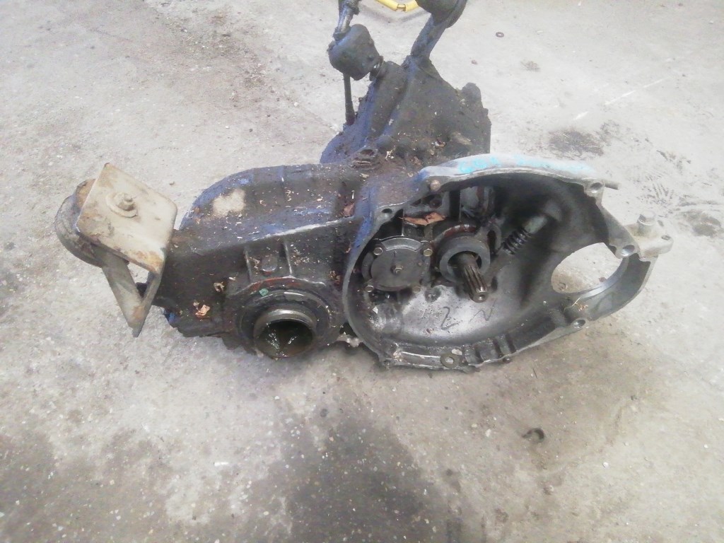 TRABANT 601 Sebességváltó. benzines manuális 1. kép