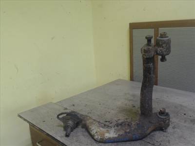 VOLKSWAGEN T4 -96 Bal első felső lengőkar