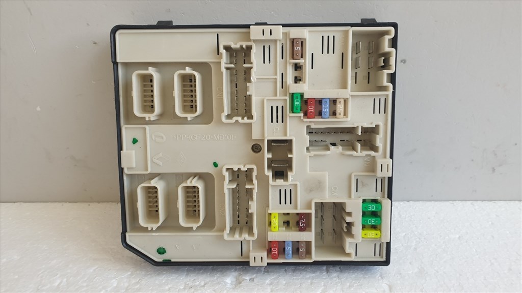 511408 Renault Scenic 3, 2015, Biztosítéktábla, 284B62069R-B, USM. 1. kép