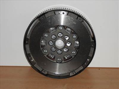 SUZUKI WAGON R 1.3 DDiS (70Le) kettős tömegû lendkerék (2003-)