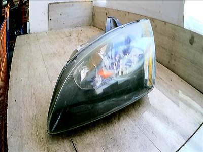 FORD FOCUS 04- Bal első fényszóró