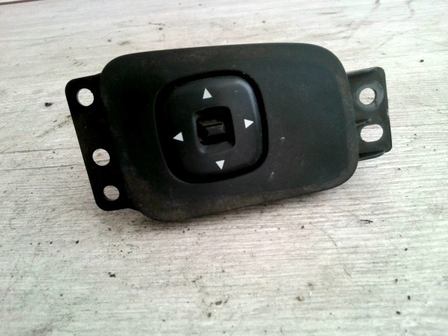 MAZDA MPV 99-05 Elektromos tükör állító kapcsoló 1. kép
